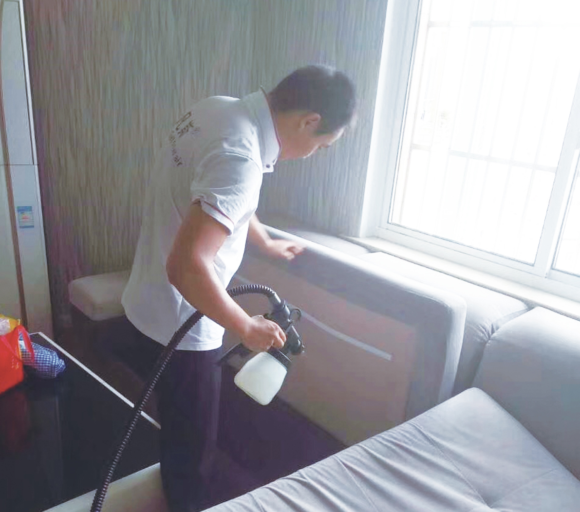 拒絕忍受車內(nèi)甲醛異味，遠(yuǎn)離甲醛危害